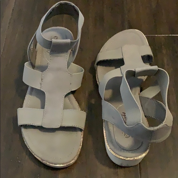Sandals - Picture 2 of 4